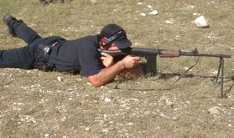 Johan Raath conducting rifle training for a Presidential Protection Unit